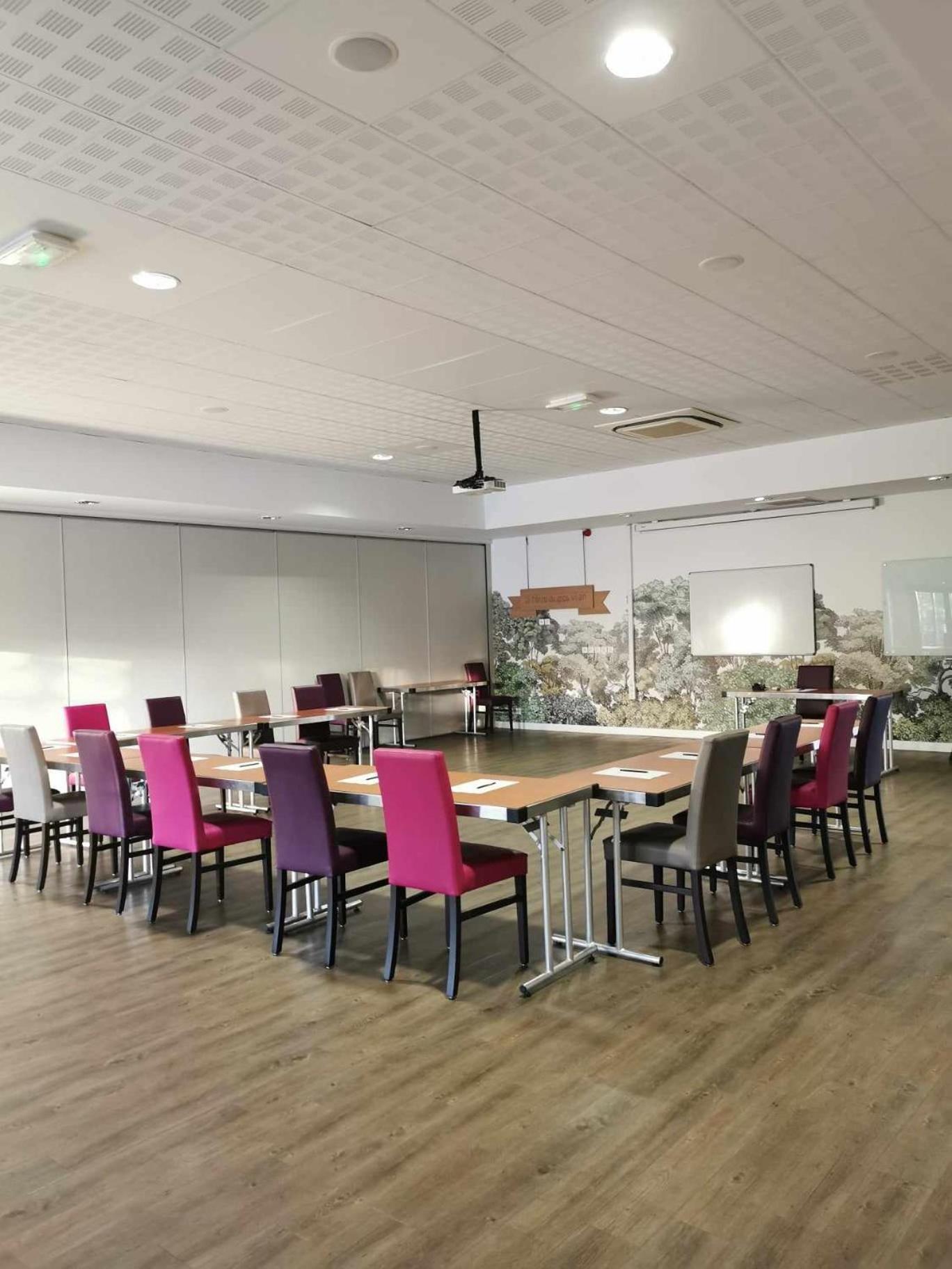 Hotel Ibis Styles Montargis Arboria Pannes  Экстерьер фото